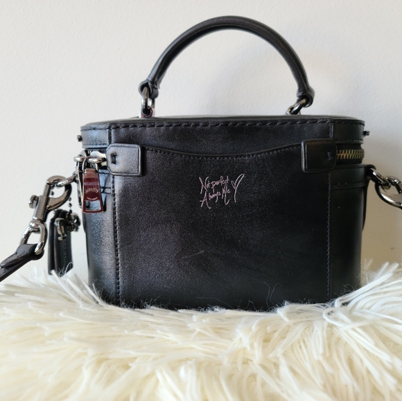 Coach Elegant Black Crossbody Bag - Picture 9 of 13